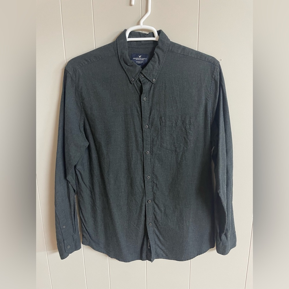 American Eagle Outfitters Men’s Seriously Soft Shirt Classic Fit Shirt. XL. Gray